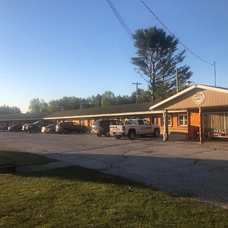 Holiday Motel Manistique Exterior photo