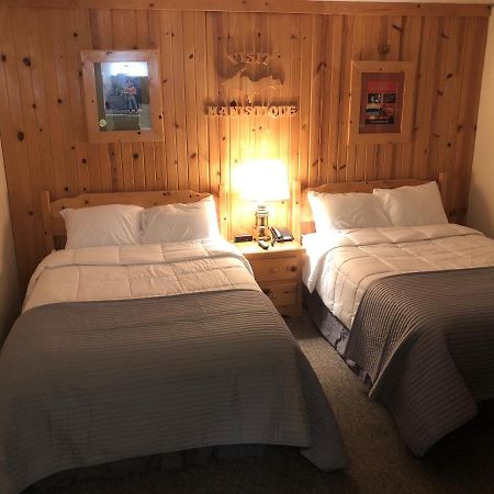 Holiday Motel Manistique Exterior photo