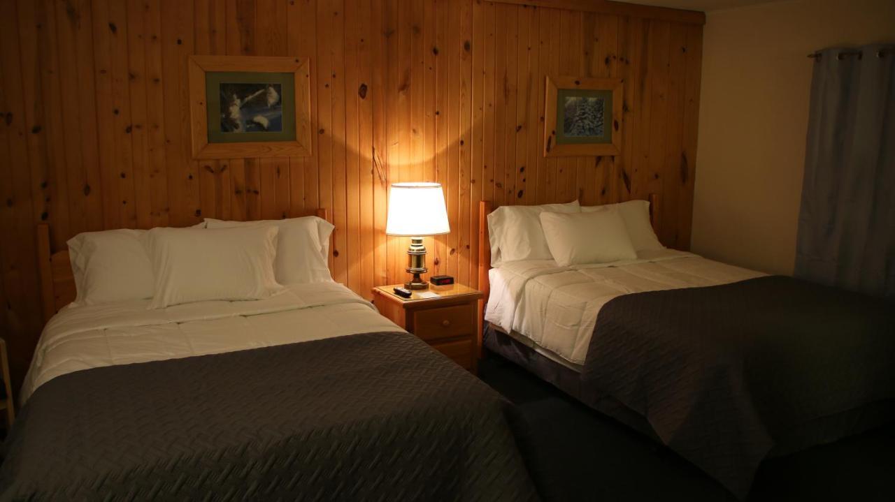 Holiday Motel Manistique Exterior photo